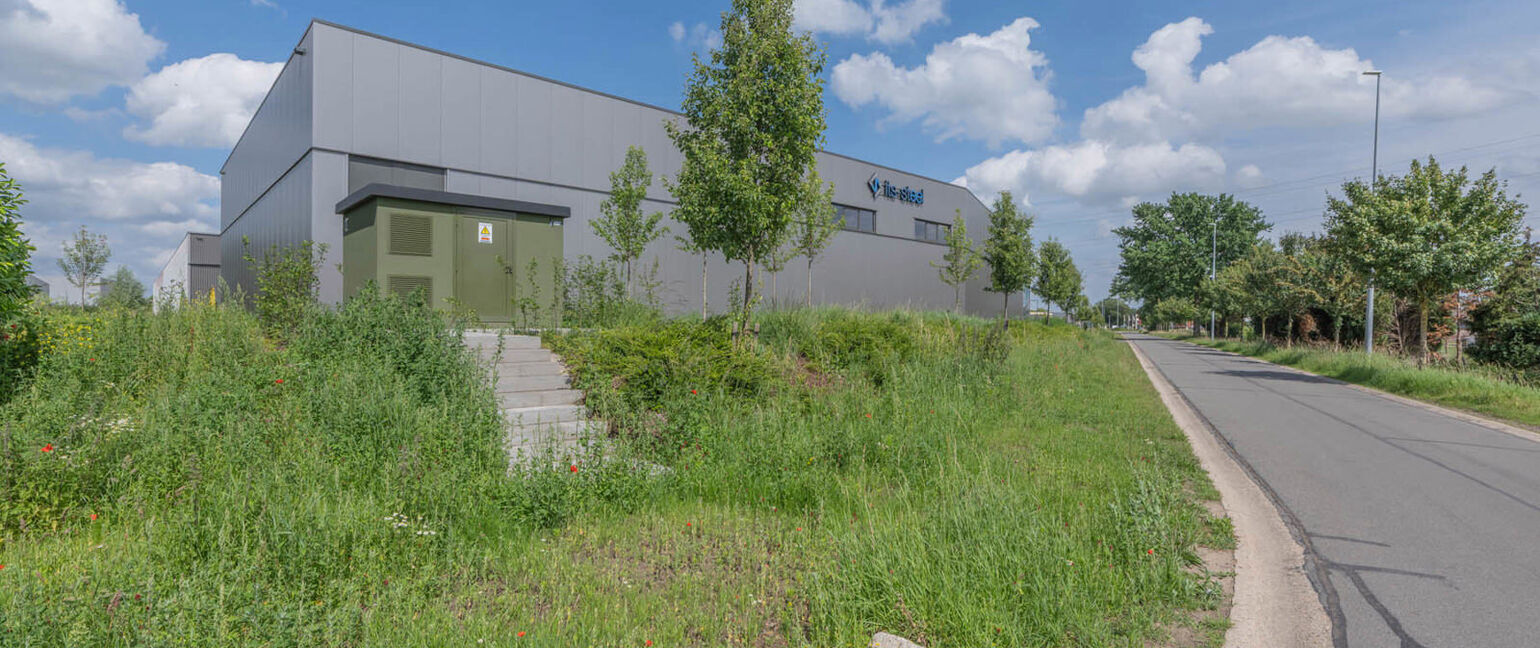 Industrieel gebouw te koop in Maaseik