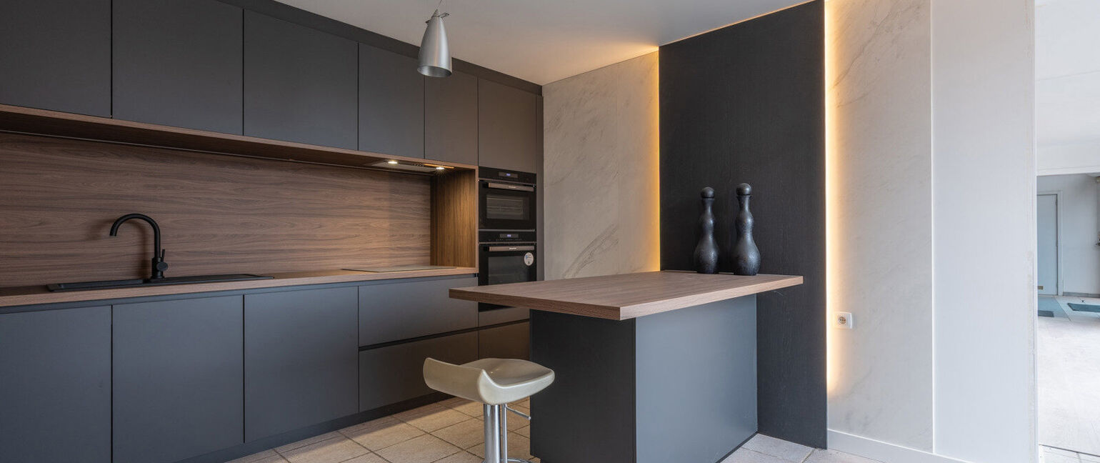 Industrieel gebouw te koop in Maasmechelen