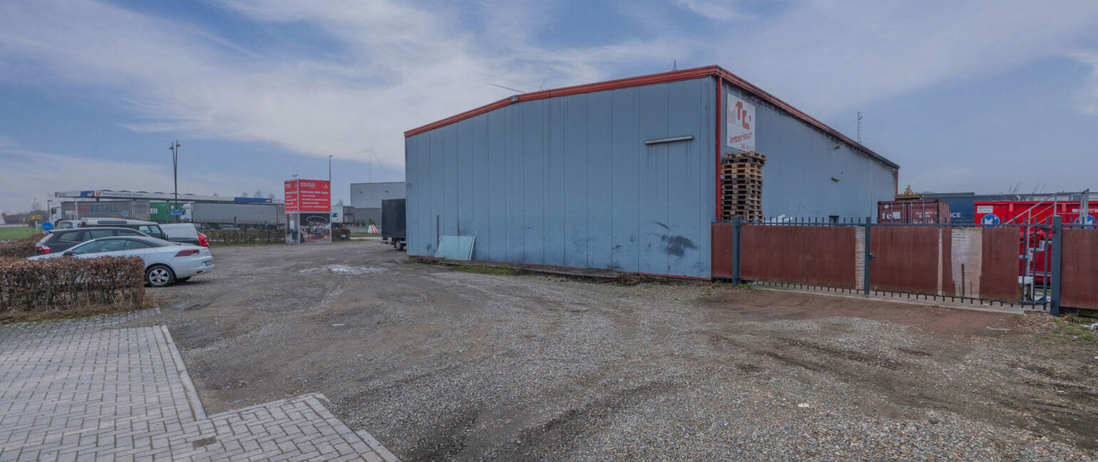 Industrieel gebouw te koop in Maasmechelen