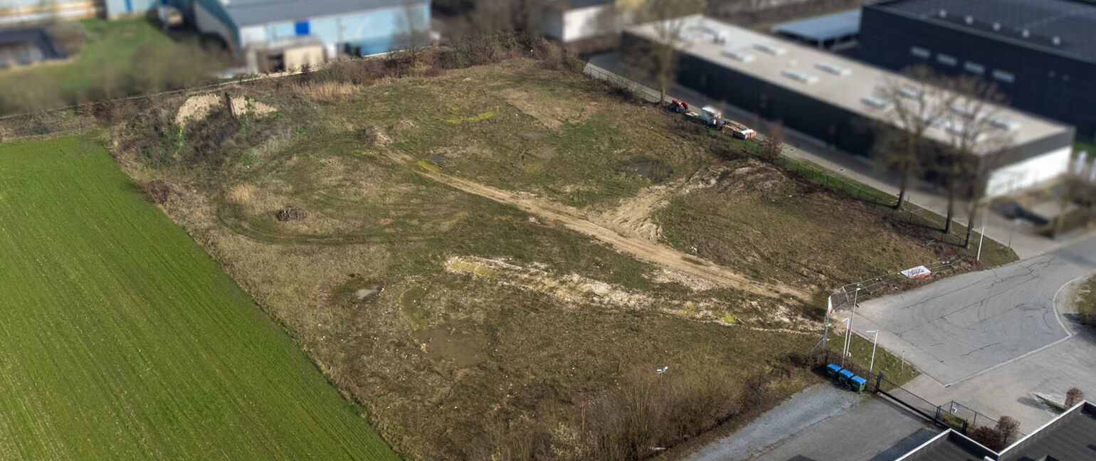 Industrieel terrein te koop in Maaseik