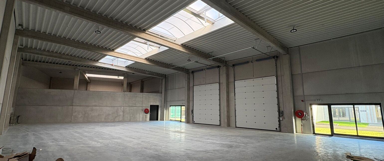 Kantoren & magazijn te koop in Sint-Truiden