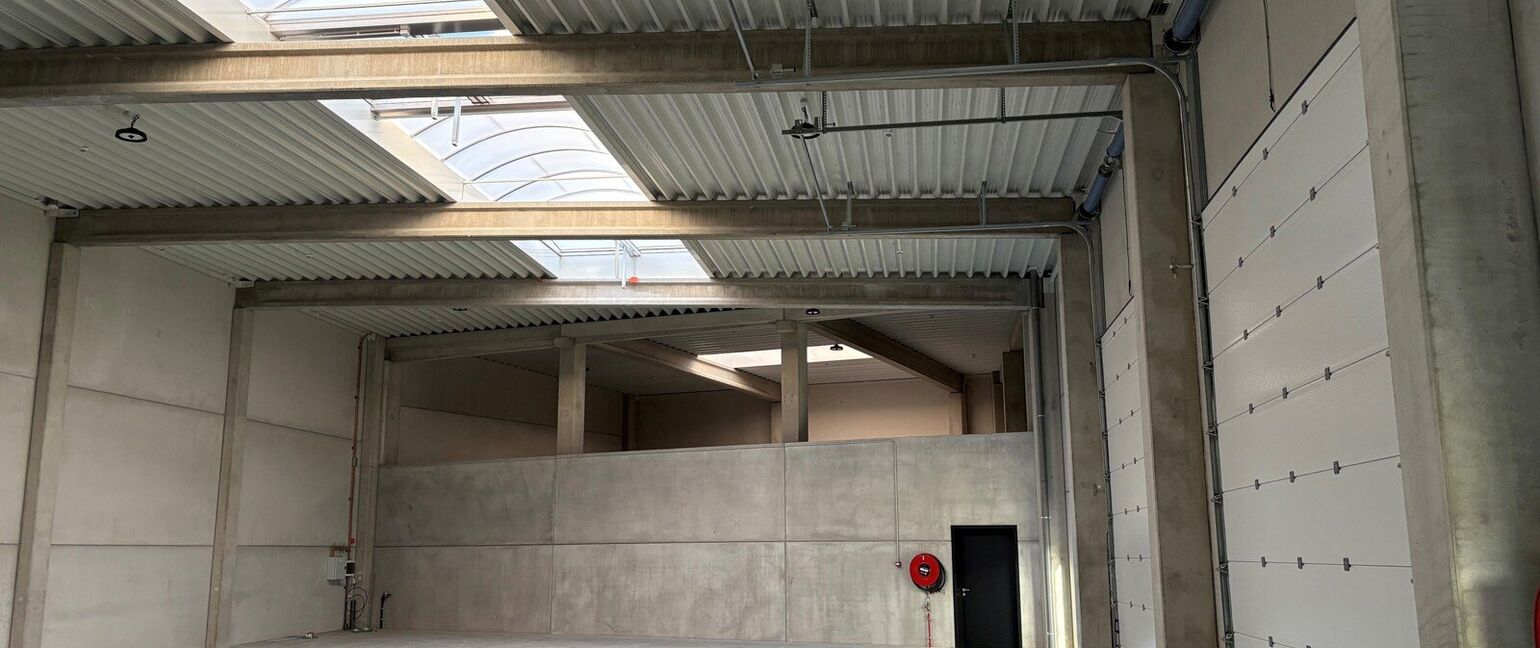 Kantoren & magazijn te koop in Sint-Truiden