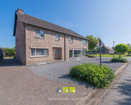 Gebouw voor gemengd gebruik te koop in Maaseik