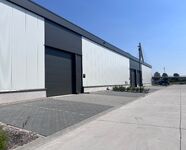 Industrieel gebouw te huur in Dilsen-Stokkem