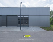 Industrieel gebouw te koop in Maaseik