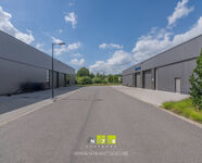 Industrieel gebouw te koop in Maaseik